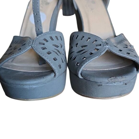 Sbicca Women's Size 7 Gray Peeptoe Cutout Wedge Heels - Picture 8 of 9